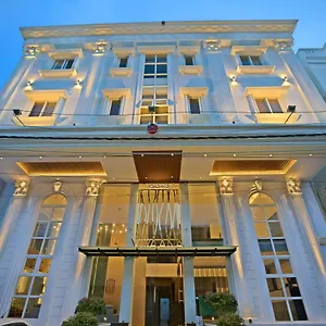 Hotel Livaana